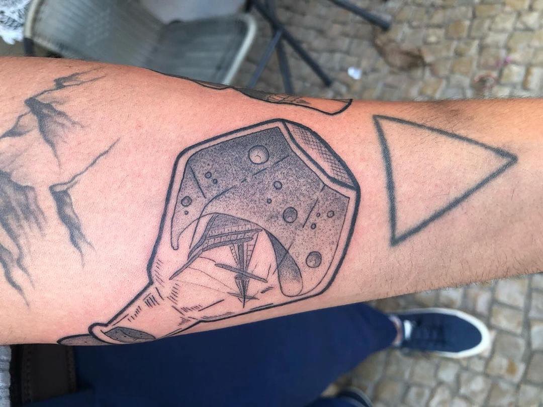 Tatouage bouteille bateau old school marin